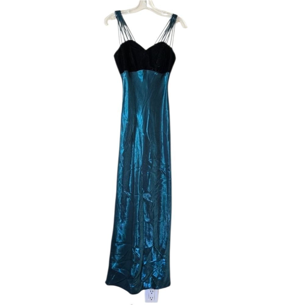 All That Jazz Elegant Black Velvet & Green Maxi Dress Size 3 Y2k Prom Wimsigoth